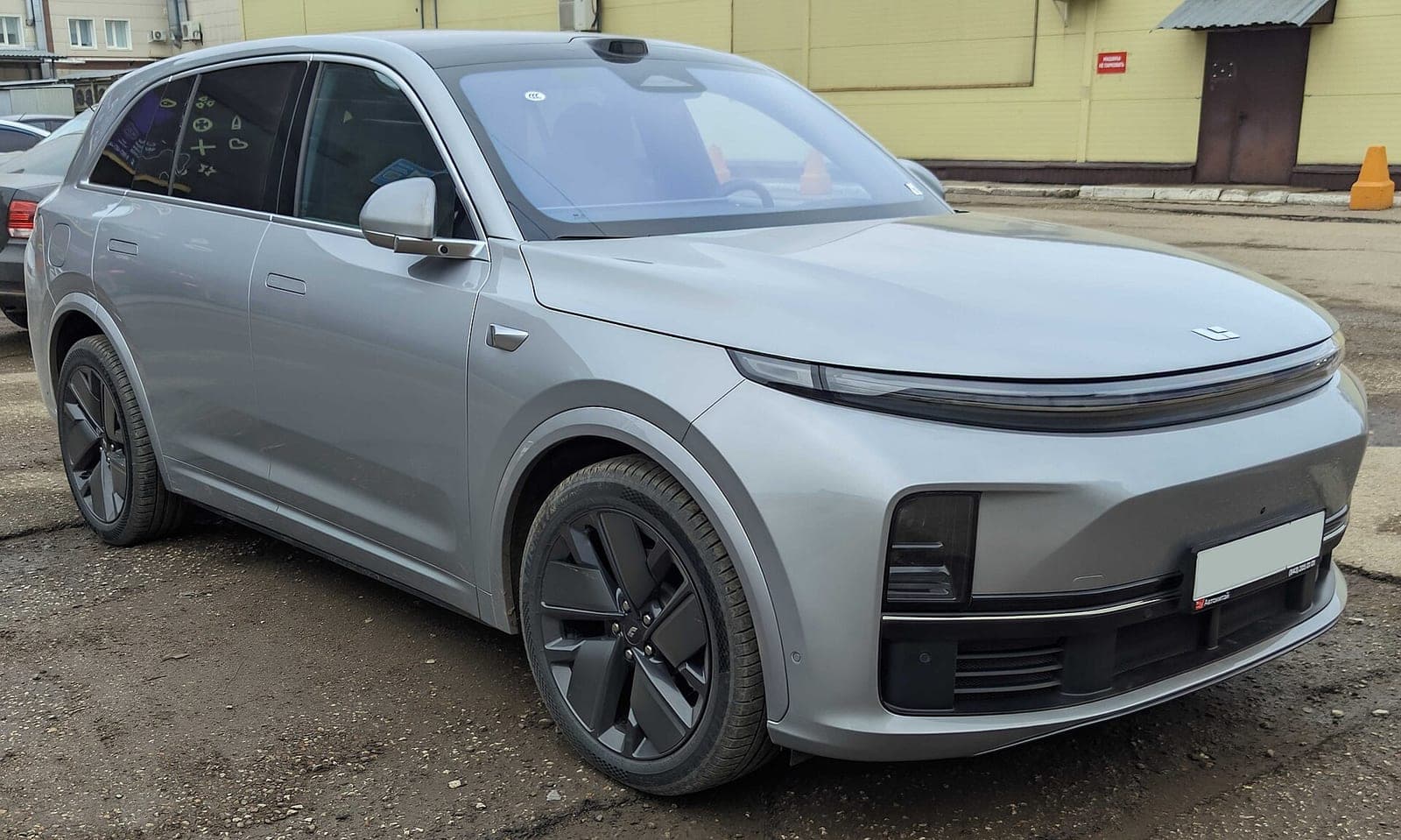 EREV или PHEV: чем последовательный гибрид отличается от подключаемого и что это меняет для покупателя